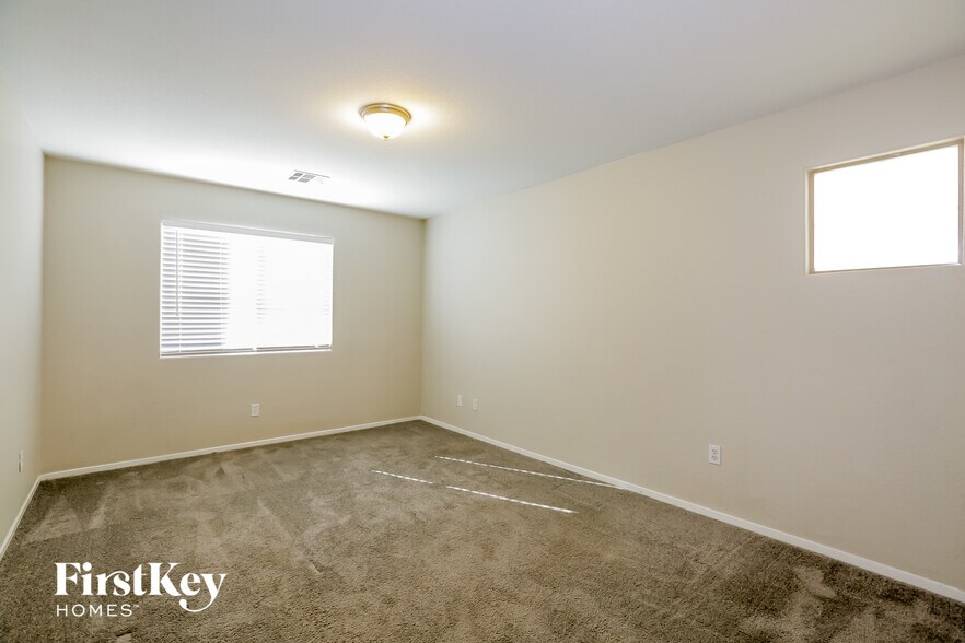 Building Photo - 6339 Hamilton Grove Ave