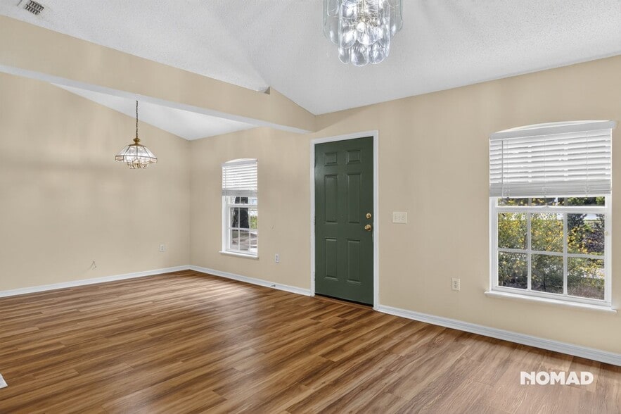 Building Photo - 14169 Spring Hill Dr