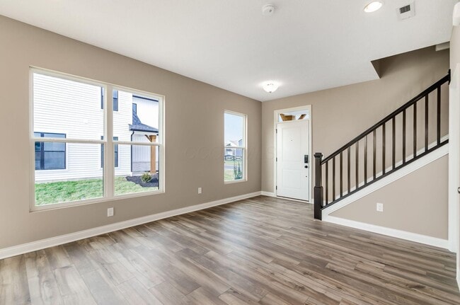 Building Photo - 5494 Dutch Ln