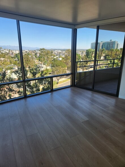 Building Photo - 4337 Marina City Dr