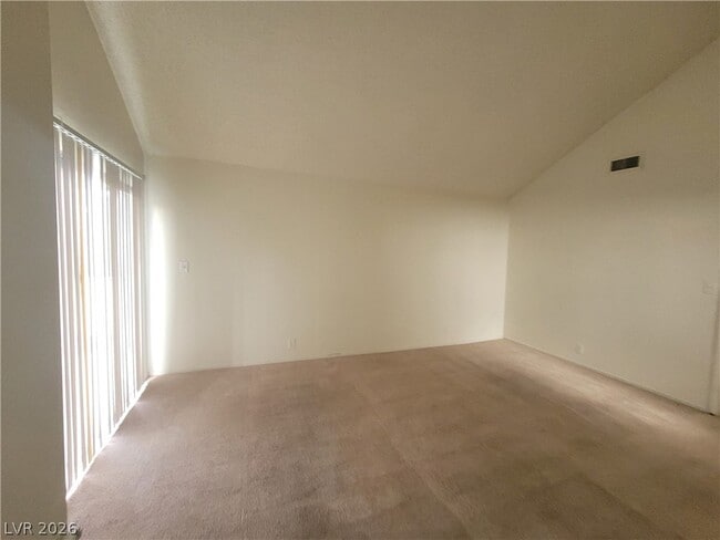 Building Photo - 4760 Woodridge Rd