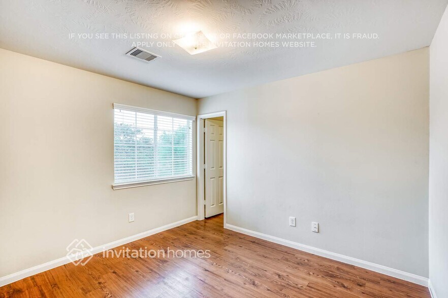 Building Photo - 18746 Dennington Dr