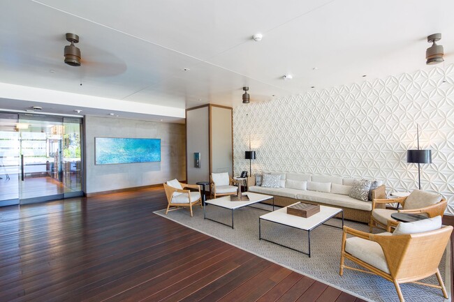 Building Photo - Symphony 2 Bed, 2 Bath, 1 Parking, Mountain views in Kakaako