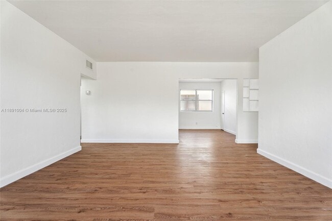 Building Photo - 825 85th St