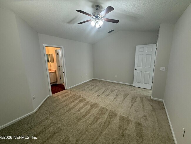 Building Photo - 5550 Oak Crossing Dr