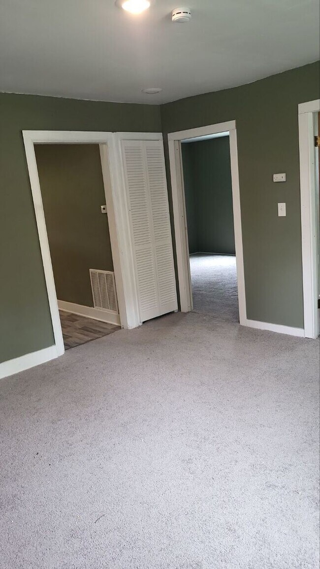 Building Photo - Cozy 2 Bed 1 Bath Home!