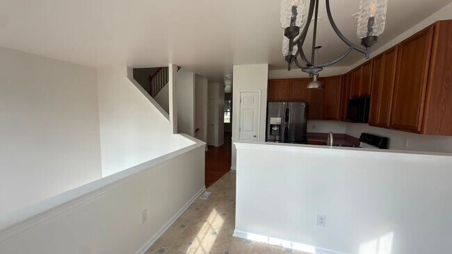 Building Photo - 1071 King Way