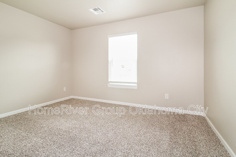 Building Photo - 1600 Ruby Dr