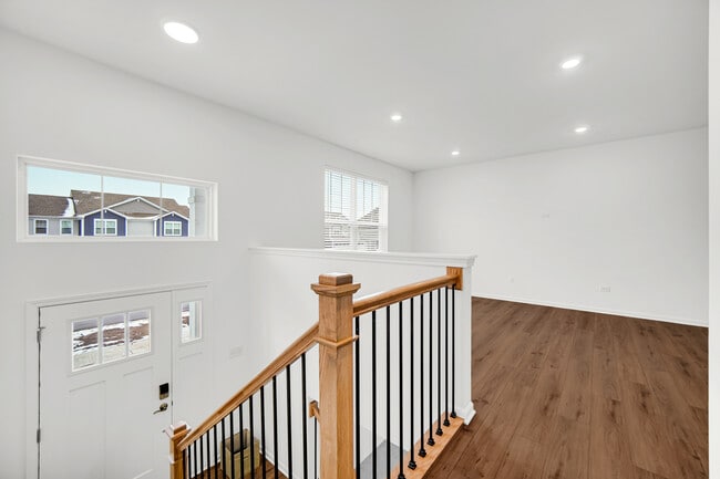 Building Photo - 25712 W Yorkshire Dr