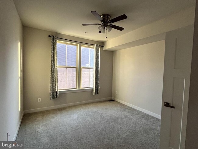 Building Photo - 42593 Burbank Terrace