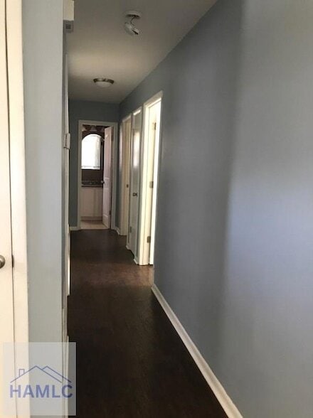 Building Photo - 454 Elm St