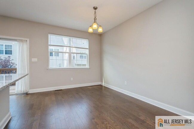 Building Photo - 1601 Hights Farm Rd S