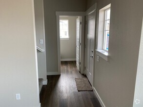 Building Photo - Newer Chimney Park Townhome!!