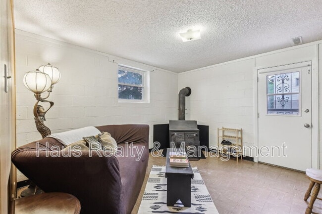 Building Photo - 144 Airport Rd