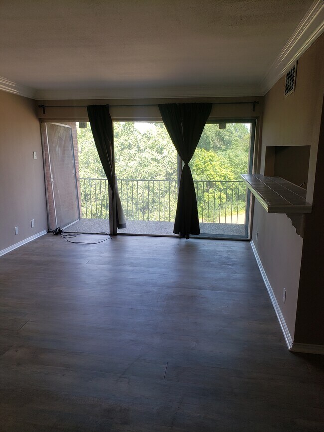 Livingroom - 500 E Avenue J