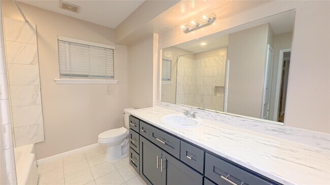 Building Photo - 3727 Woodvalley Dr