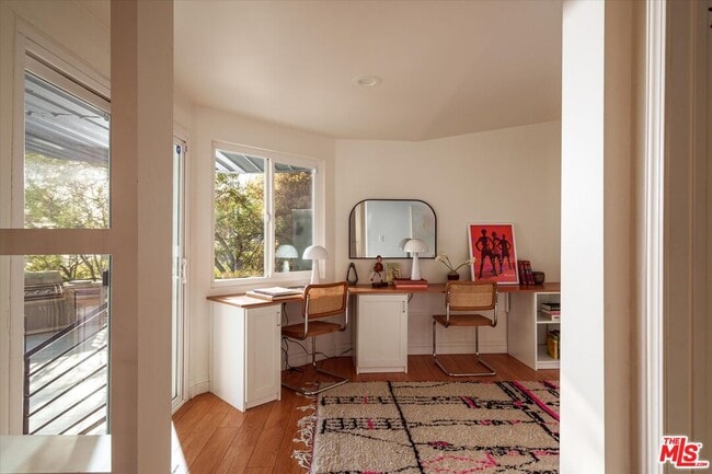 Building Photo - 8464 Cole Crest Dr