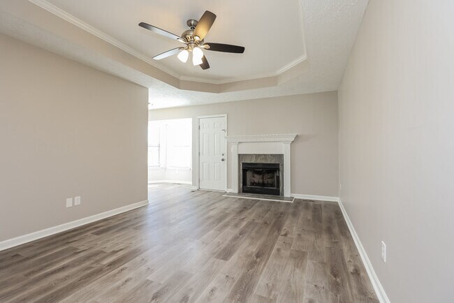 Building Photo - 3-Bedroom Home with Deck in La Vergne