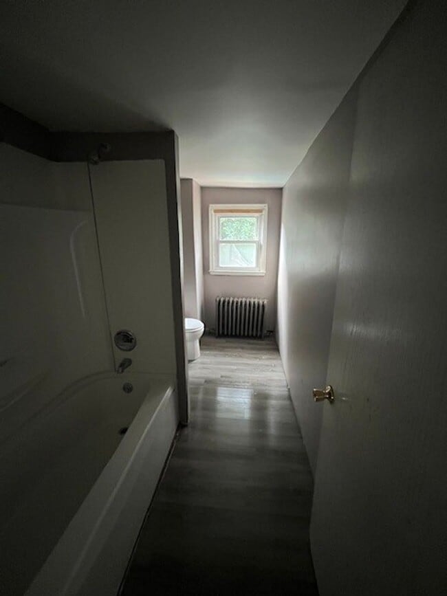 Building Photo - 3 bedroom 1 bathroom