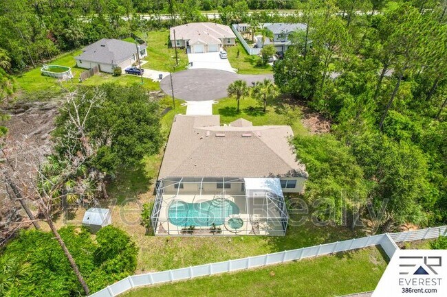 Building Photo - 13 Sleigh Bell Pl