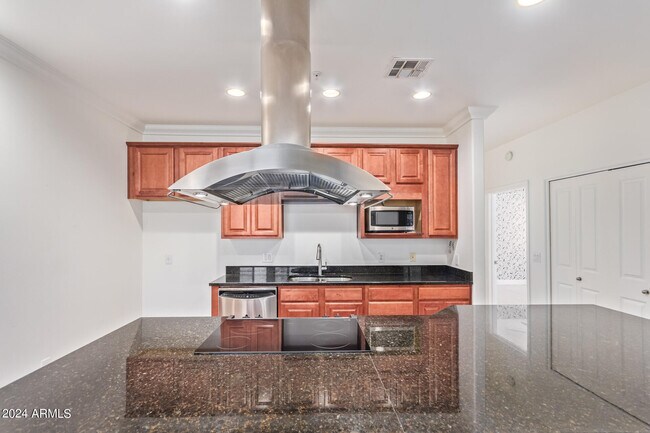 Building Photo - 10757 N 74th St