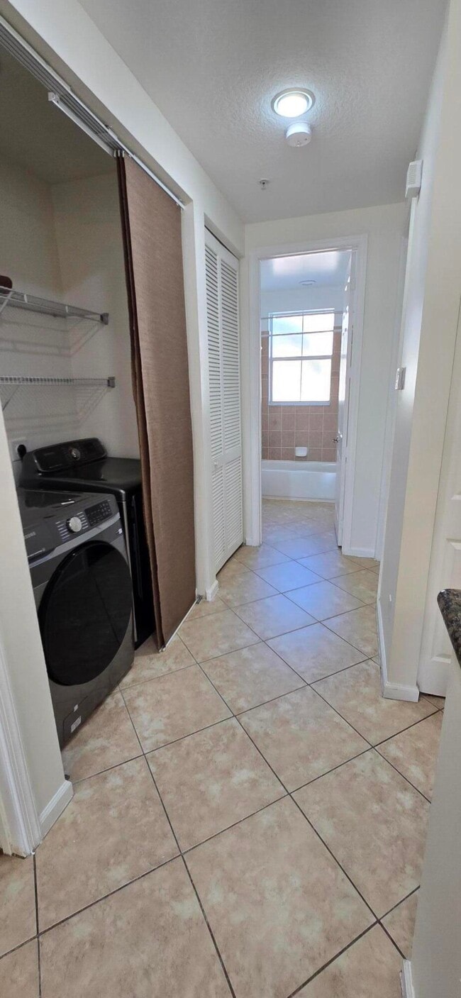 Building Photo - 3919 Passion Flower Rd