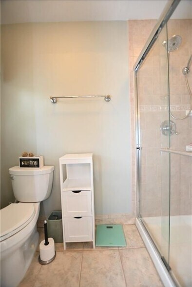 Building Photo - 7015 Keston Cir