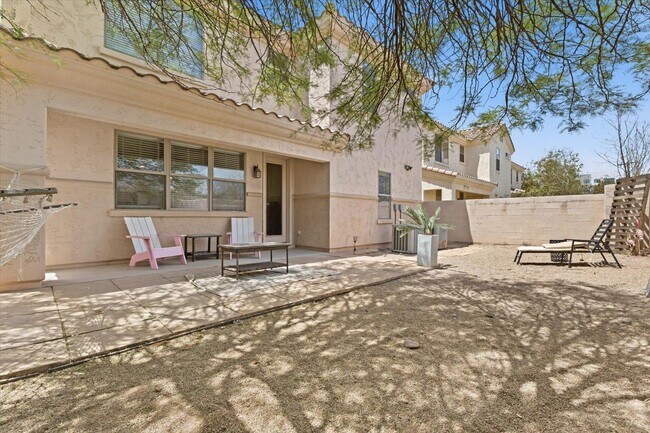 Building Photo - 1423 S Newberry Ln