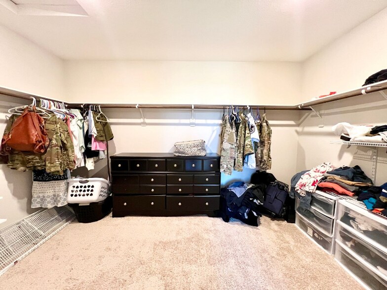 Building Photo - 2878 Sweeping Palm Rd