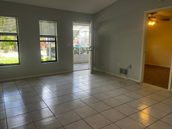 Building Photo - 2BR/2Bath Single Family 1 Car Garage South Venice Home!