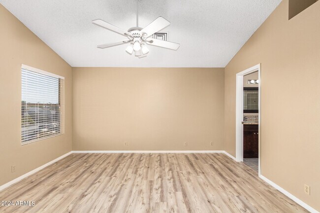 Building Photo - 4453 E Wildwood Dr