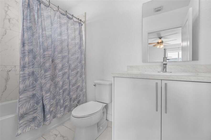 Building Photo - 1270 NW 3rd Ln