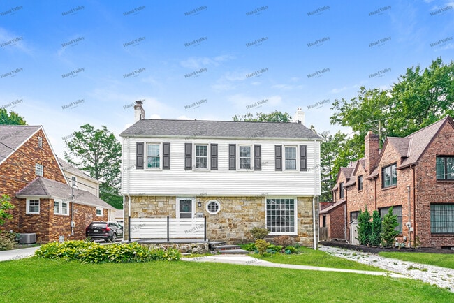 Primary Photo - 26747 Russell Rd