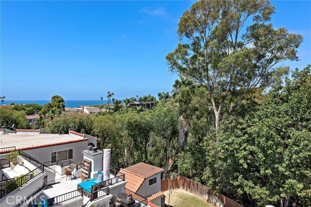 Building Photo - 210 Avenida Montalvo