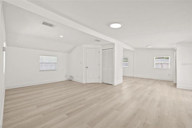 Building Photo - 2856 W Rainbow Cir