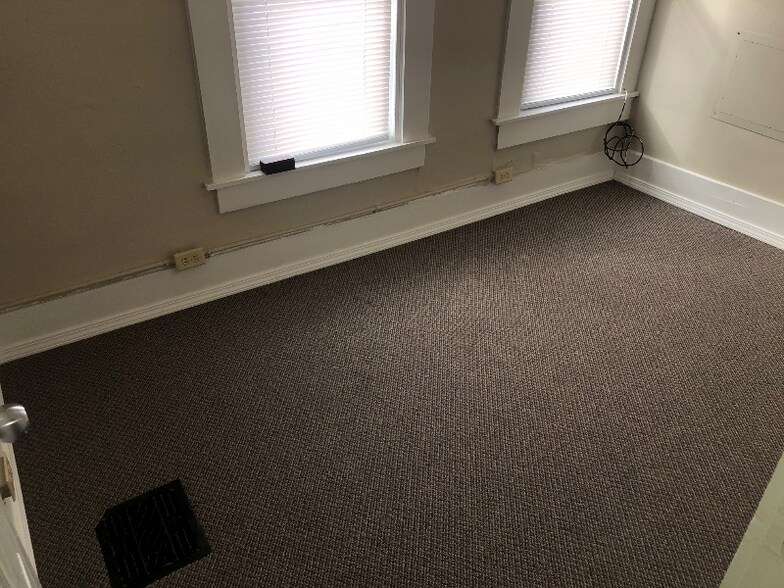 Building Photo - 675 Jefferson St