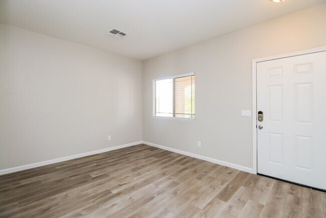 Building Photo - 1830 E Omega Dr