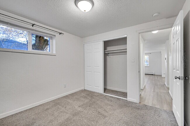 Building Photo - $1,320.95 with FIRST FULL MONTH'S FREE RENT  - 2 Bedrooms, 1 Bathroom, Condo in Denver with Cozy ...