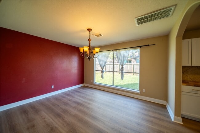 Building Photo - 10723 Scenic Dr