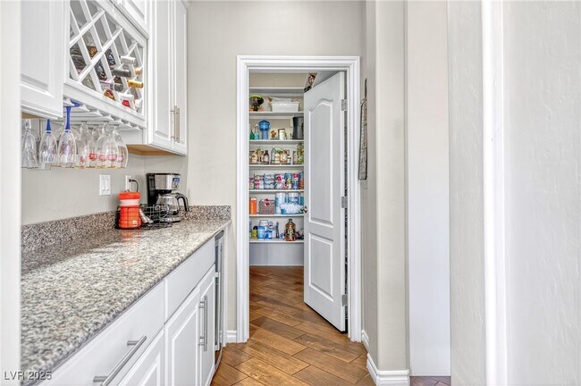 Building Photo - 1129 Via Della Costrella