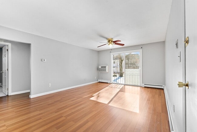 Building Photo - 82 Boylston Ln