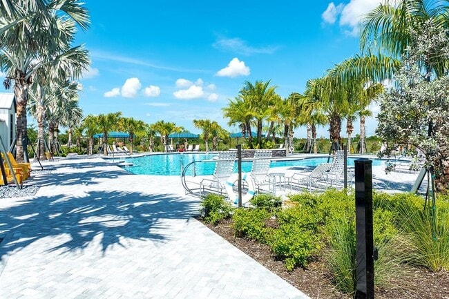 Building Photo - 8921 Royal River Cir