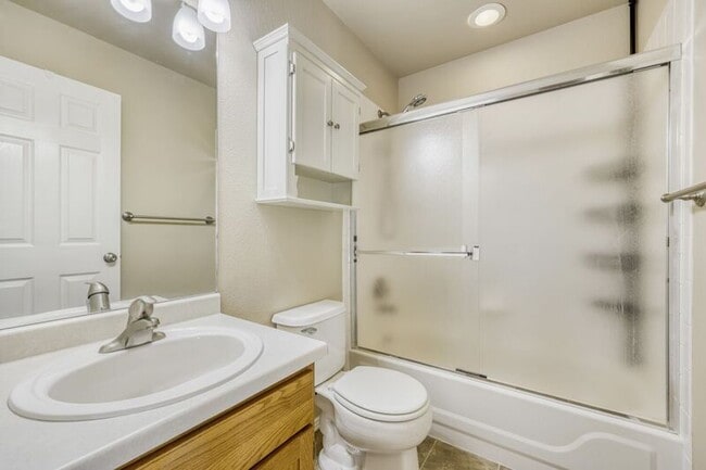 Building Photo - 779 Century Ln