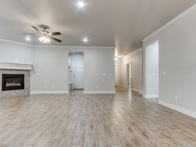 Building Photo - 1463 Hickory Trl