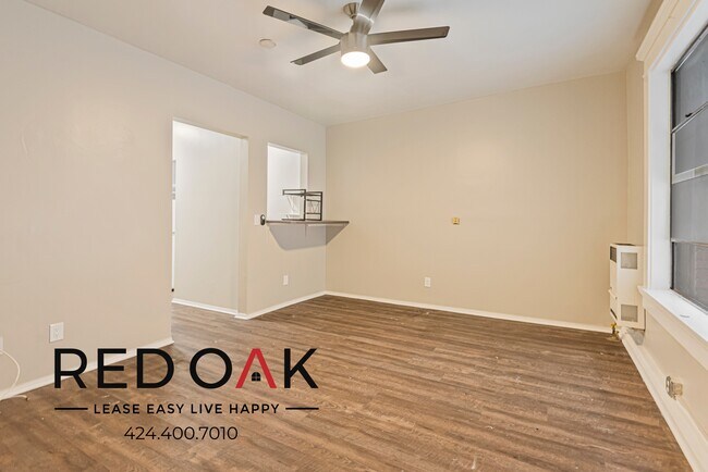 Building Photo - 692 Valencia St