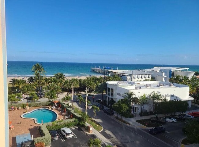 Building Photo - 305 N Pompano Beach Blvd