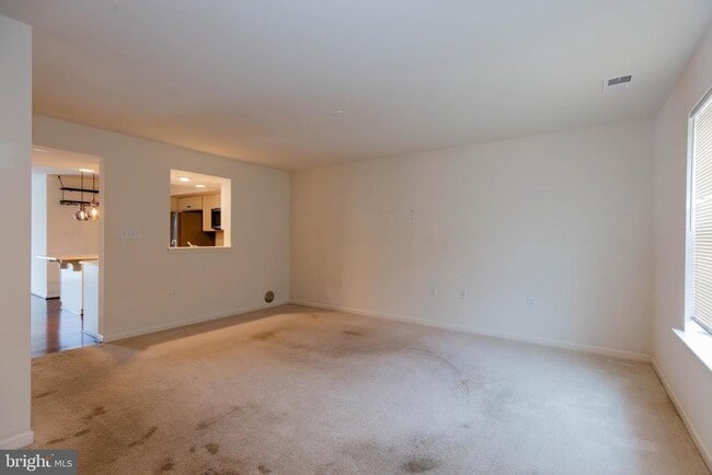 Building Photo - 608 Thumper Dr