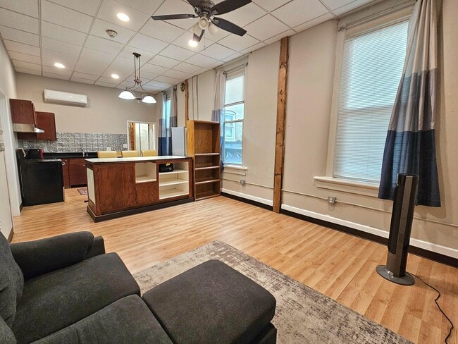 Building Photo - 4 N Park Pl