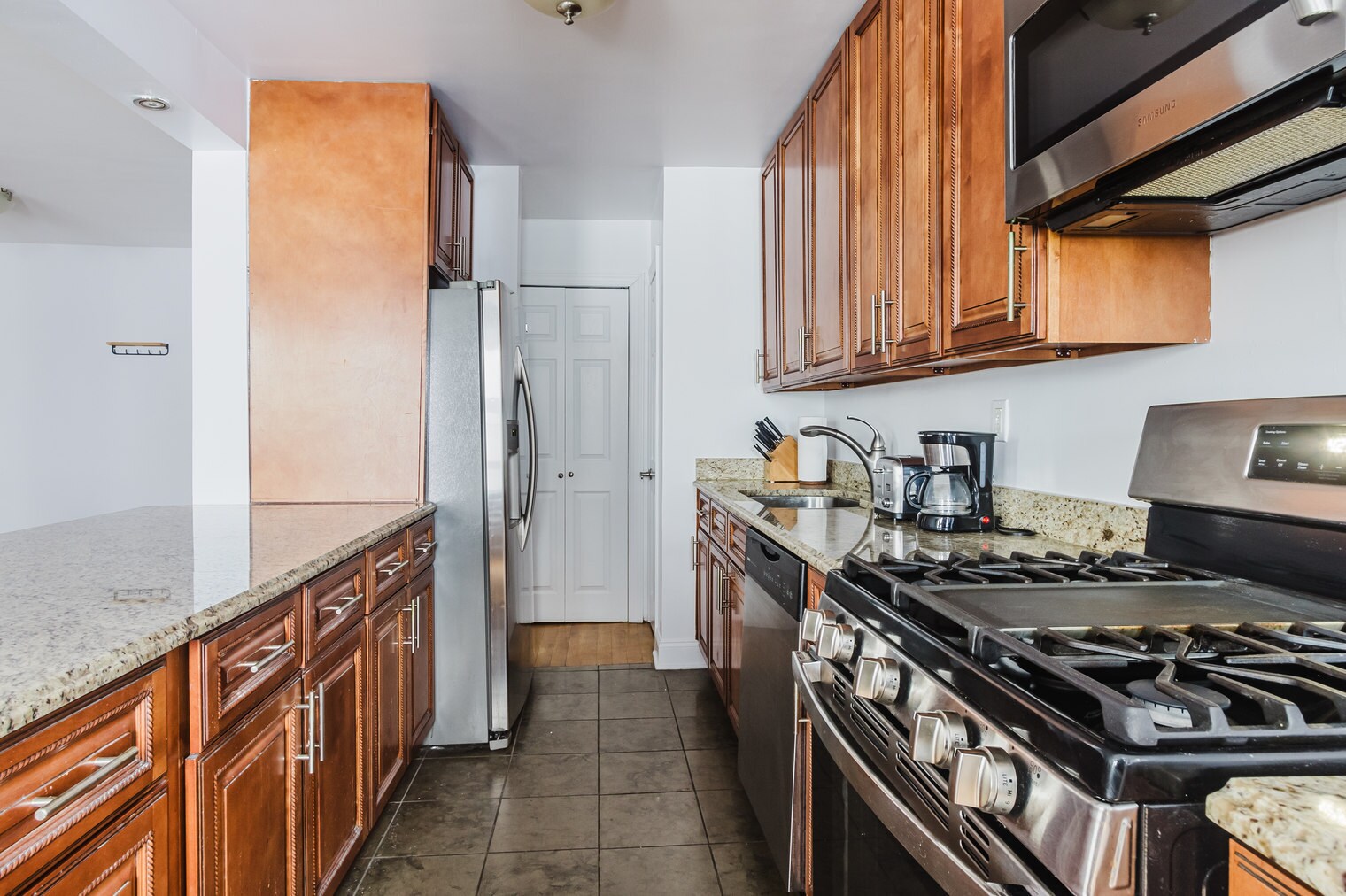 Building Photo - 50 W 97th St