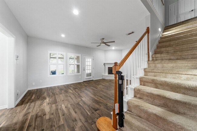 Building Photo - 1116 River Ct